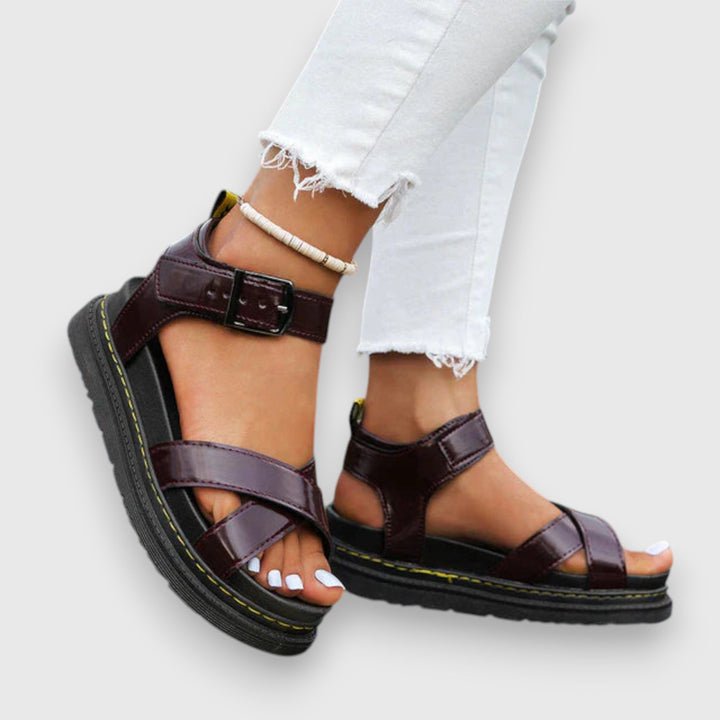 Nina – Sportiga Sandaler